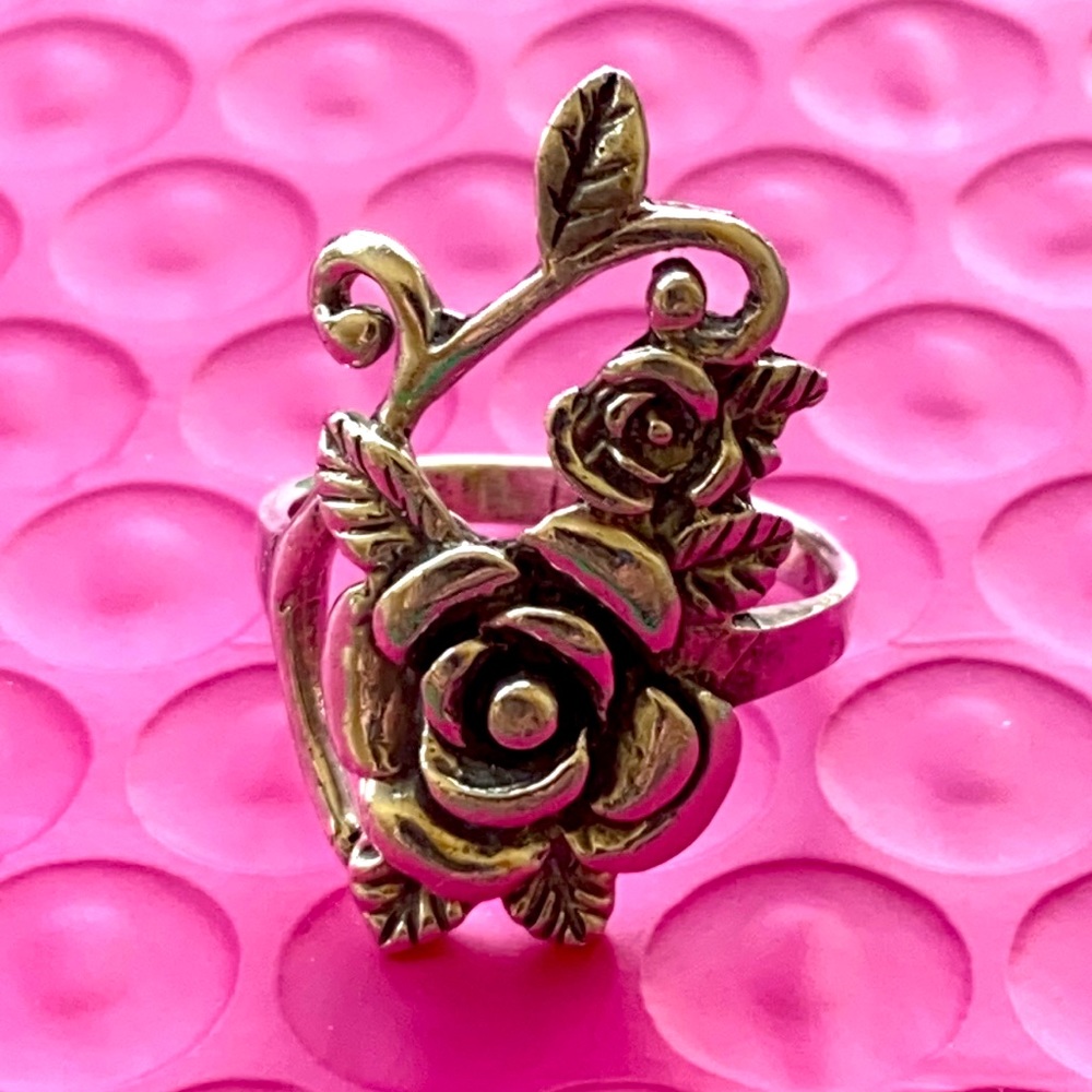 Solid Sterling Green Rose/Flower Ring Vintage - image 4